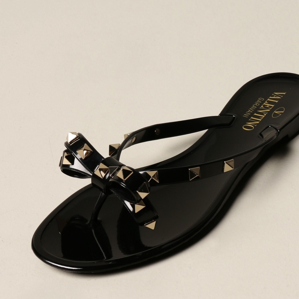 Valentino Garavani Rockstud Bow Jelly Thong Sandals